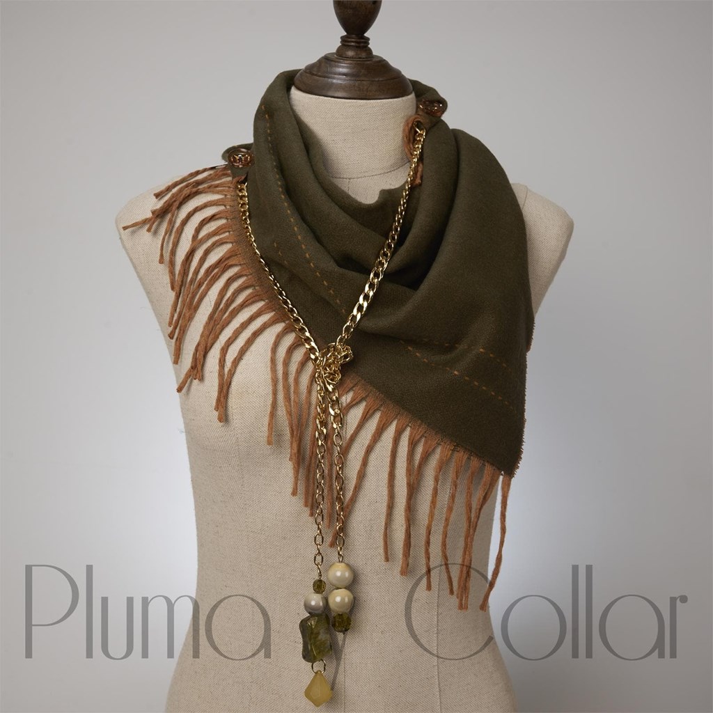 Foto 1 Bufanda tipo pico Pluma y Collar 
